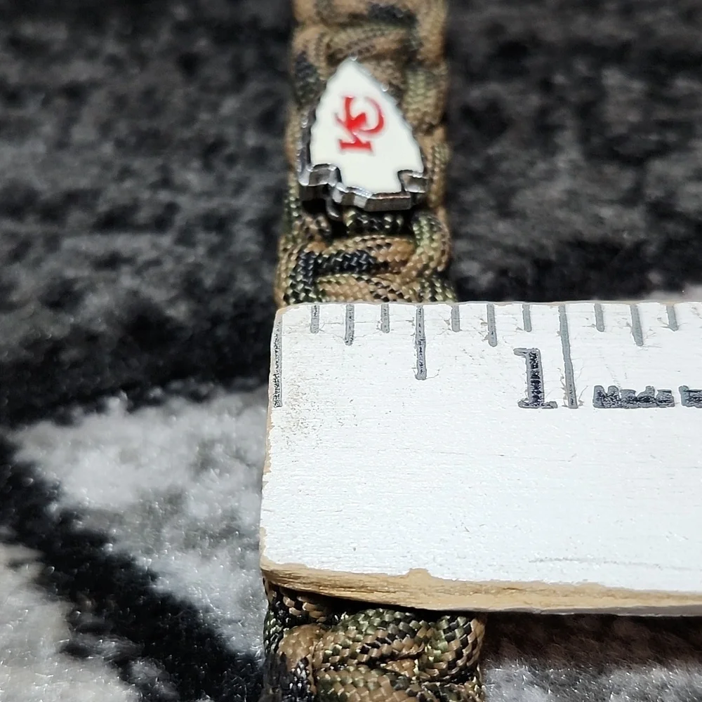 KIDS KANSAS CITY CHIEFS ARROWHEAD CAMO PARACORD SURVIVAL BRACELET UNISEX